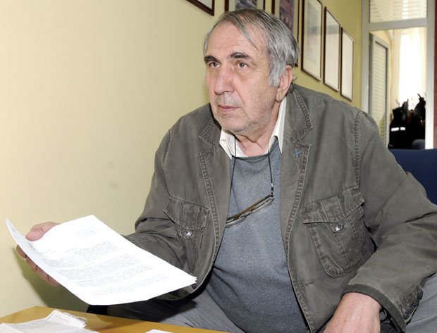 Ђубретари га туже а ђубре не односе!